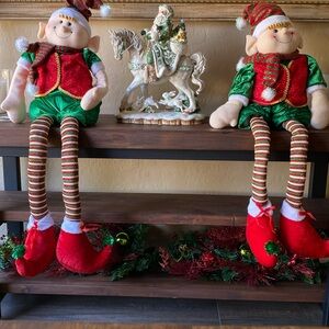 RITZY ELF SHELF SITTER - LIKE NEW